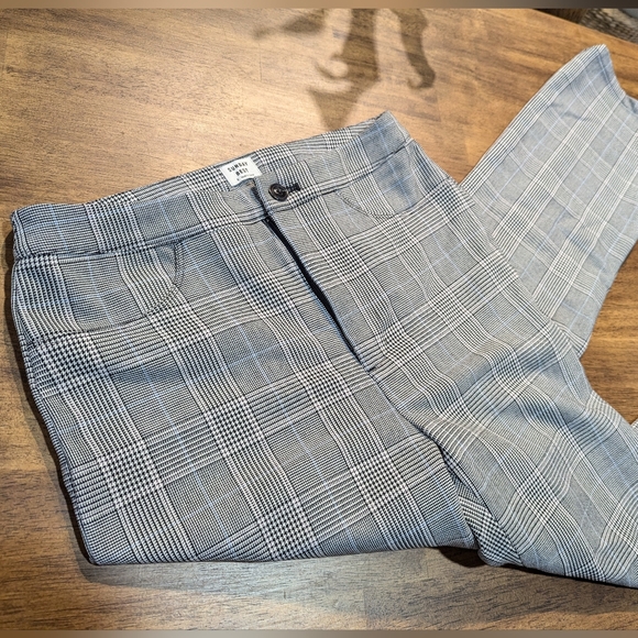 Sunday Best Pants - Picture 2 of 3